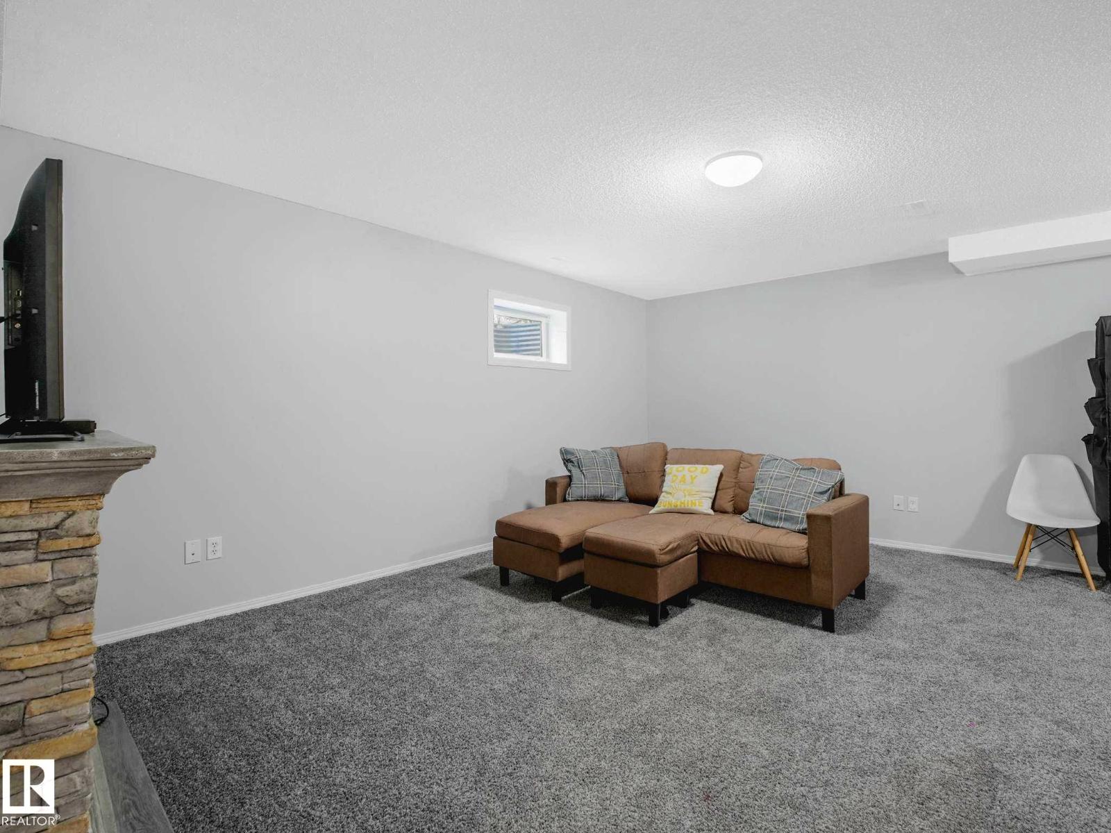 21360 89 AV NW - 36