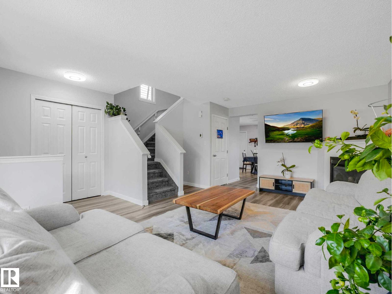 21360 89 AV NW - 8