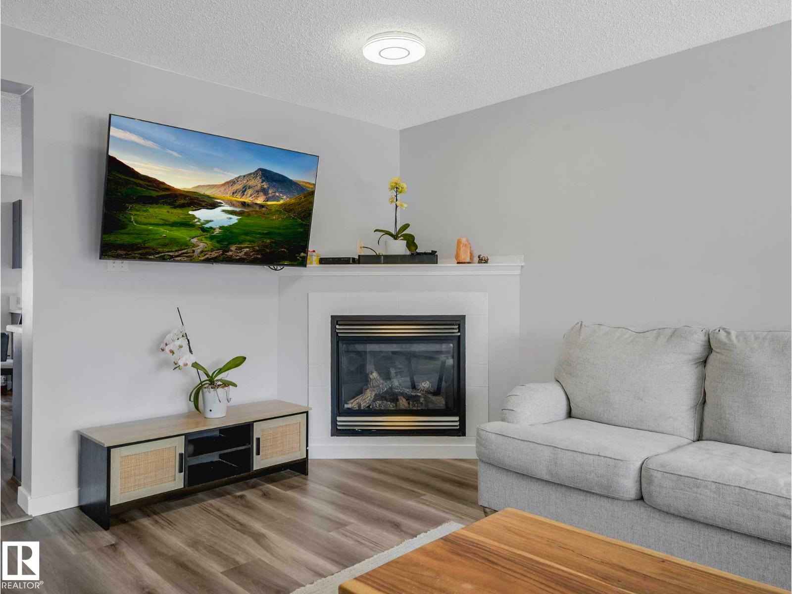 21360 89 AV NW - 9