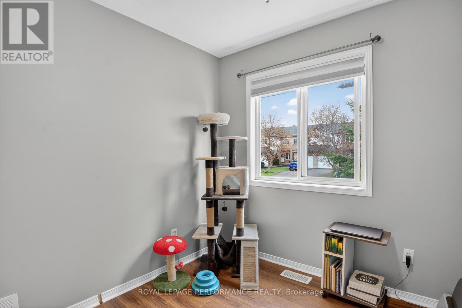 68 LAFLECHE BOULEVARD - 23