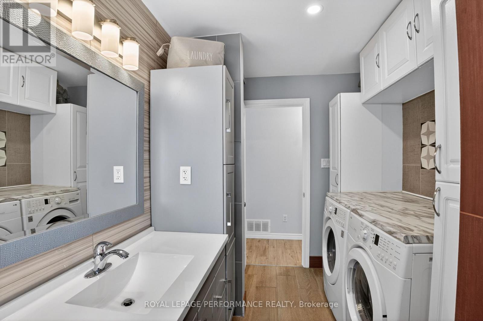 68 LAFLECHE BOULEVARD - 28