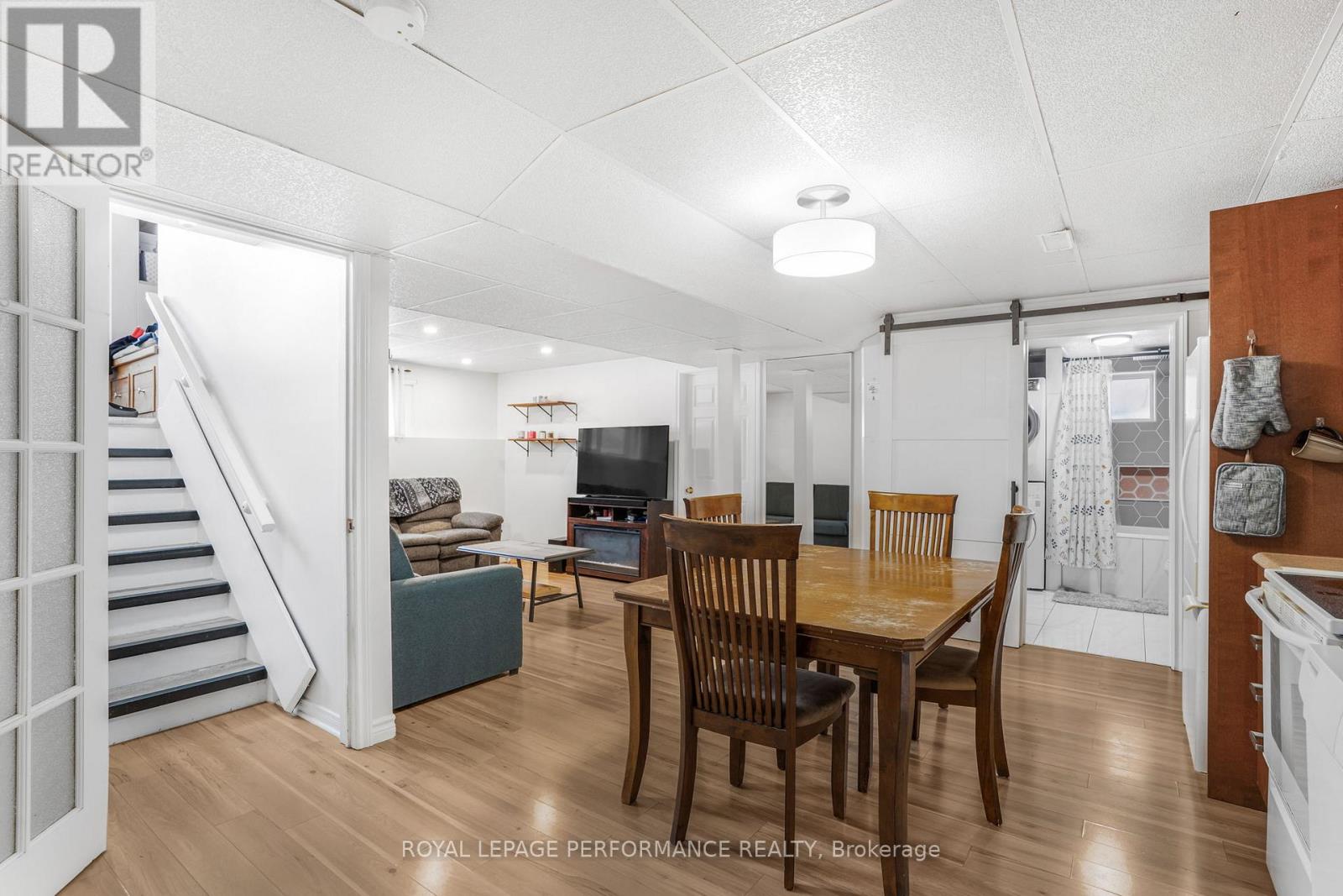 68 LAFLECHE BOULEVARD - 29