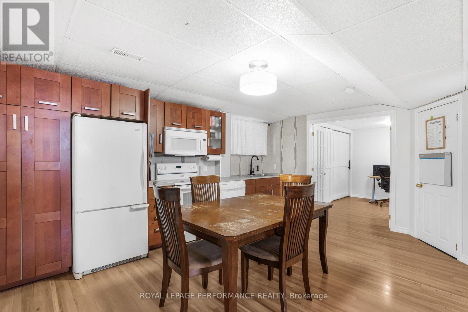 68 LAFLECHE BOULEVARD - 30