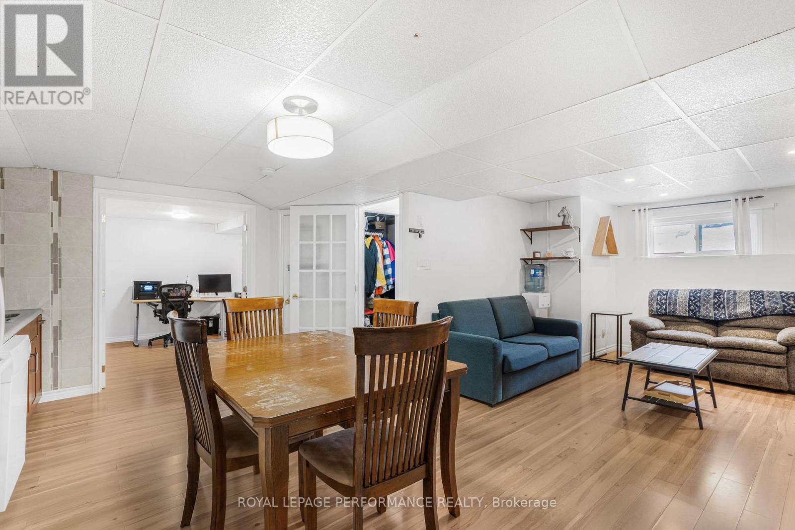 68 LAFLECHE BOULEVARD - 32