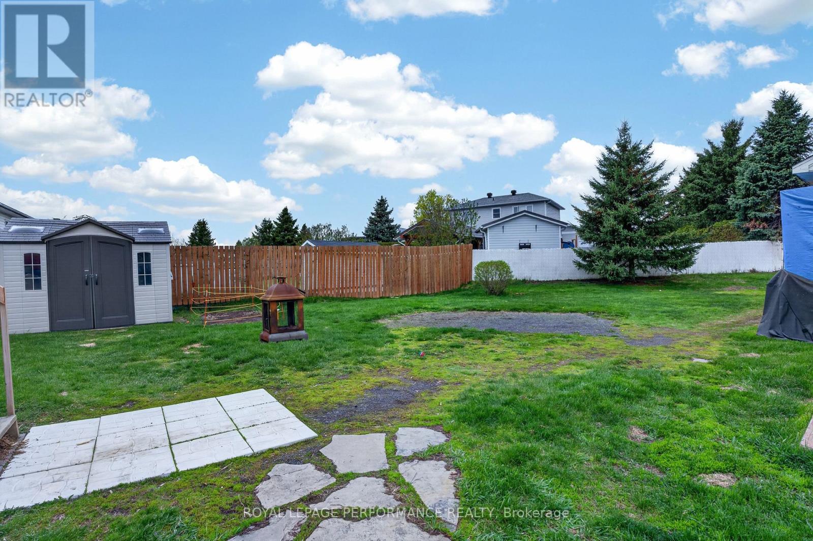 68 LAFLECHE BOULEVARD - 39