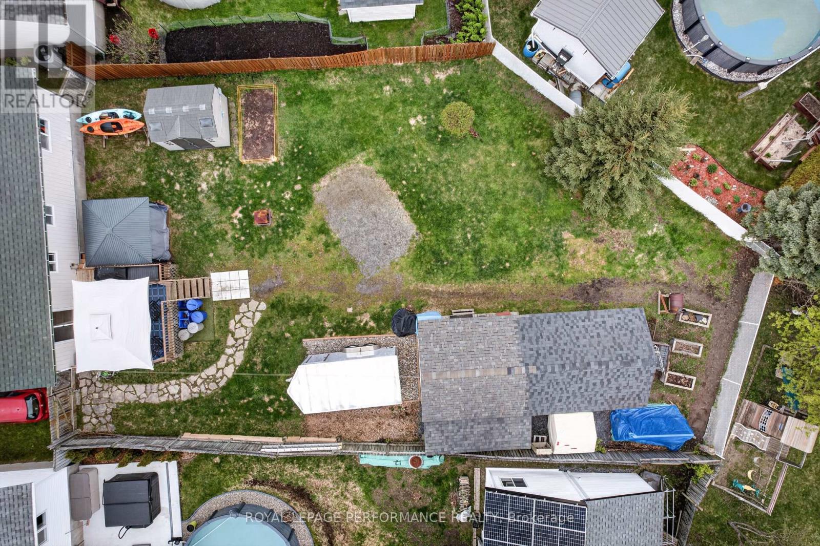 68 LAFLECHE BOULEVARD - 42
