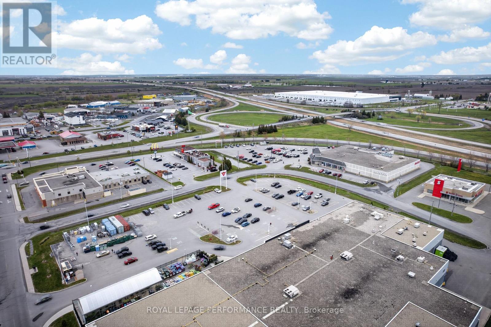 68 LAFLECHE BOULEVARD - 43