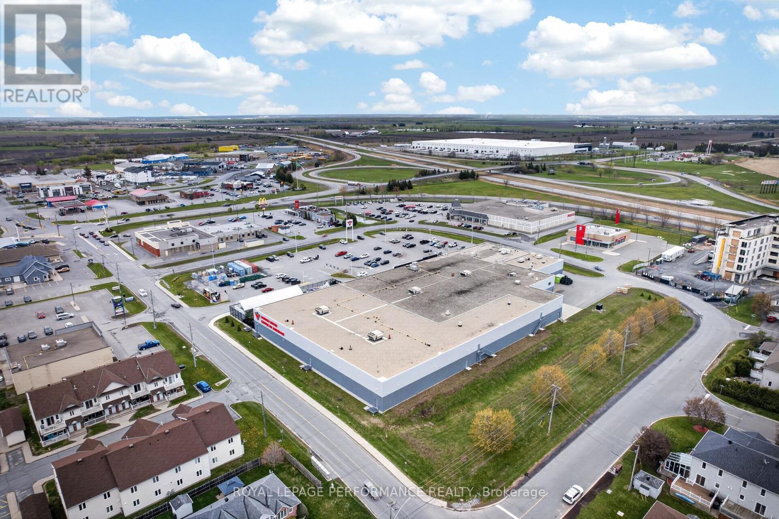 68 LAFLECHE BOULEVARD - 44