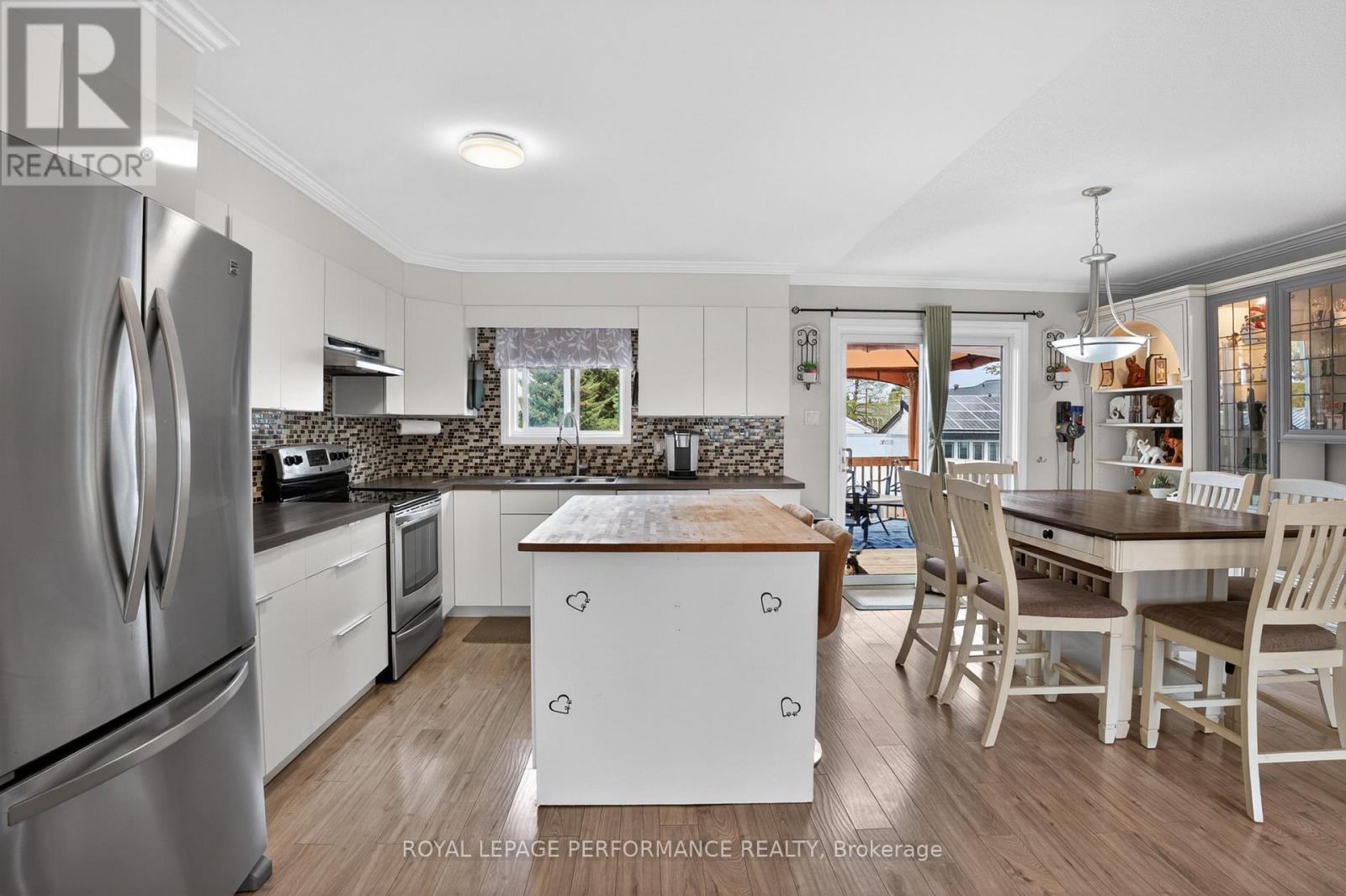 68 LAFLECHE BOULEVARD - 6