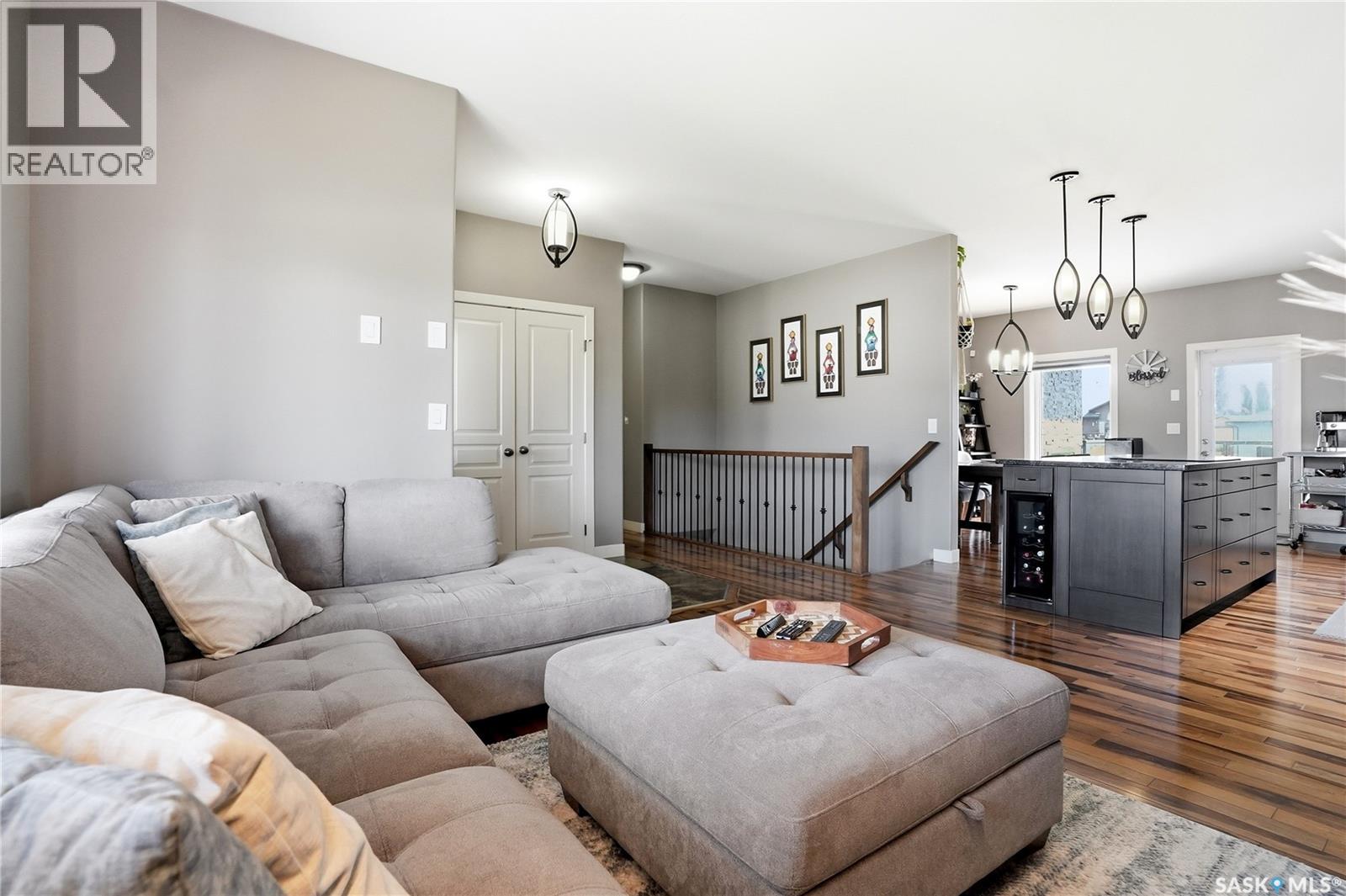 238 Greenfield CRESCENT — photo 10