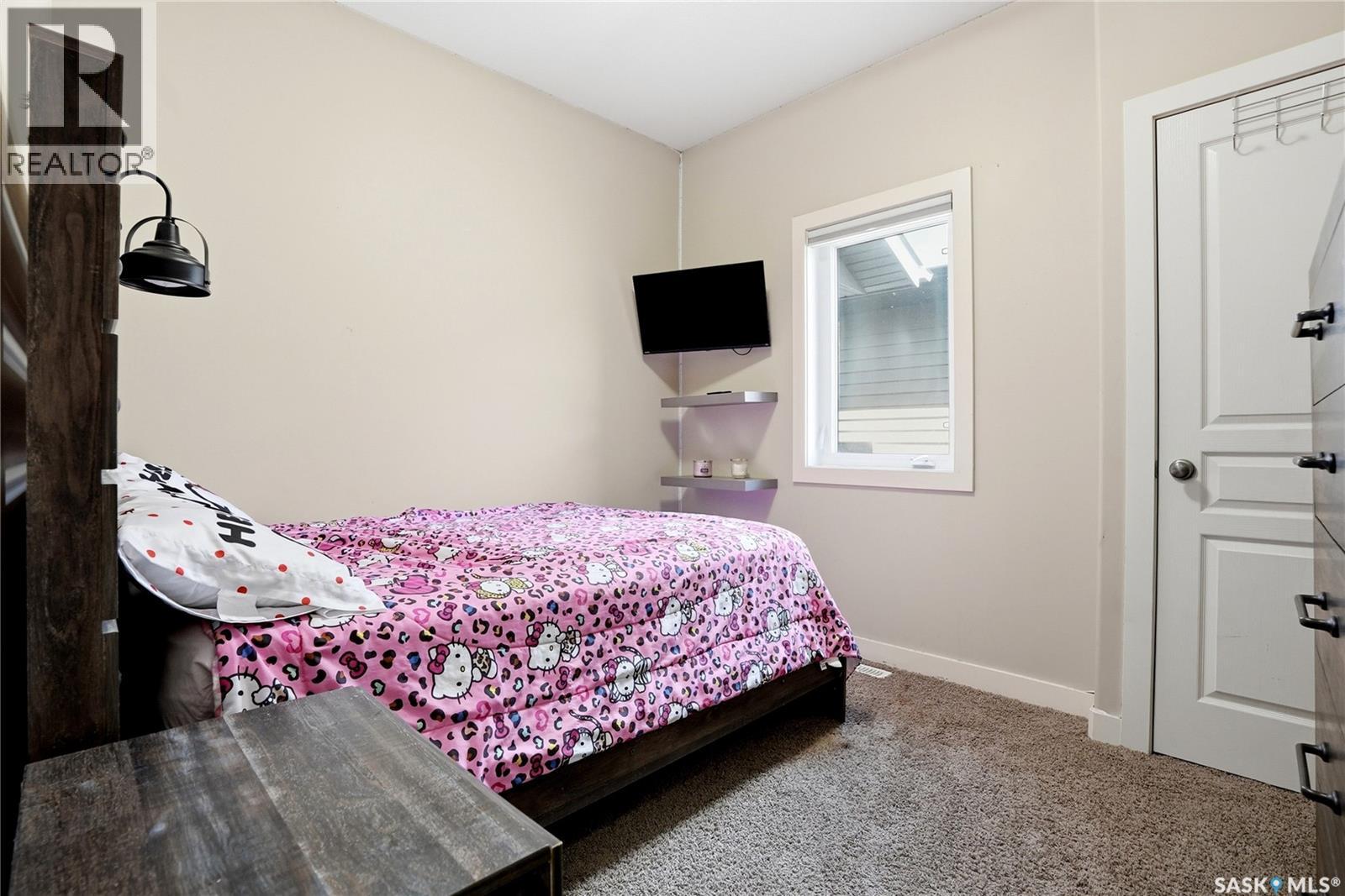 238 Greenfield CRESCENT — photo 32
