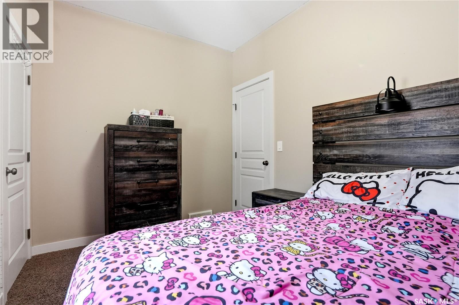 238 Greenfield CRESCENT — photo 33