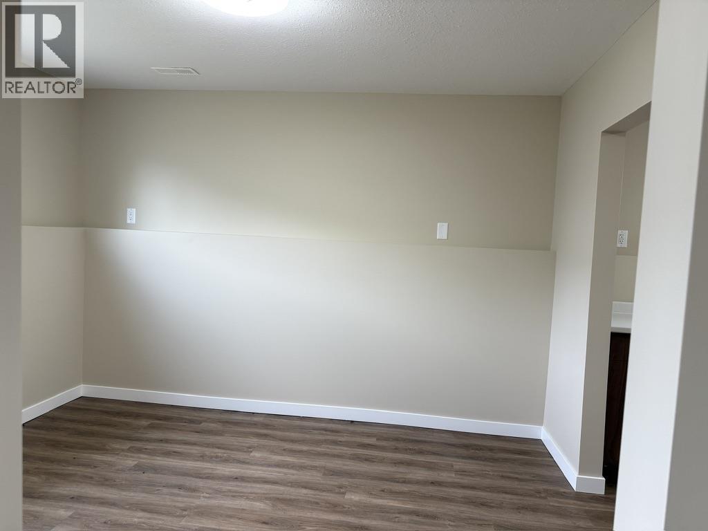 2367-2369 REDWOOD STREET - 24
