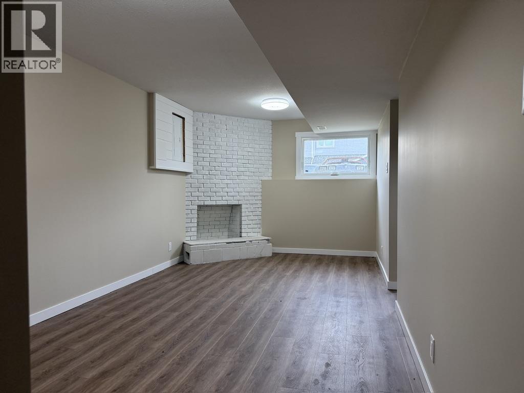 2367-2369 REDWOOD STREET - 21