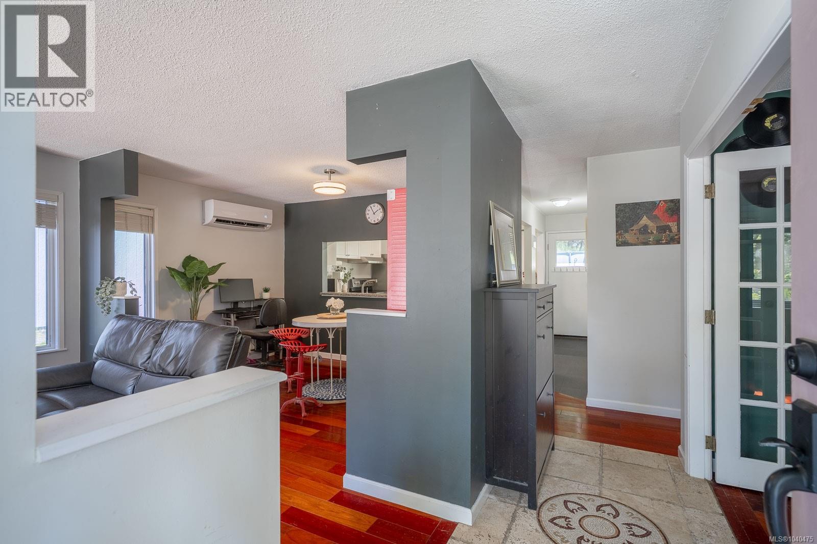 3716 Howden Dr - 18