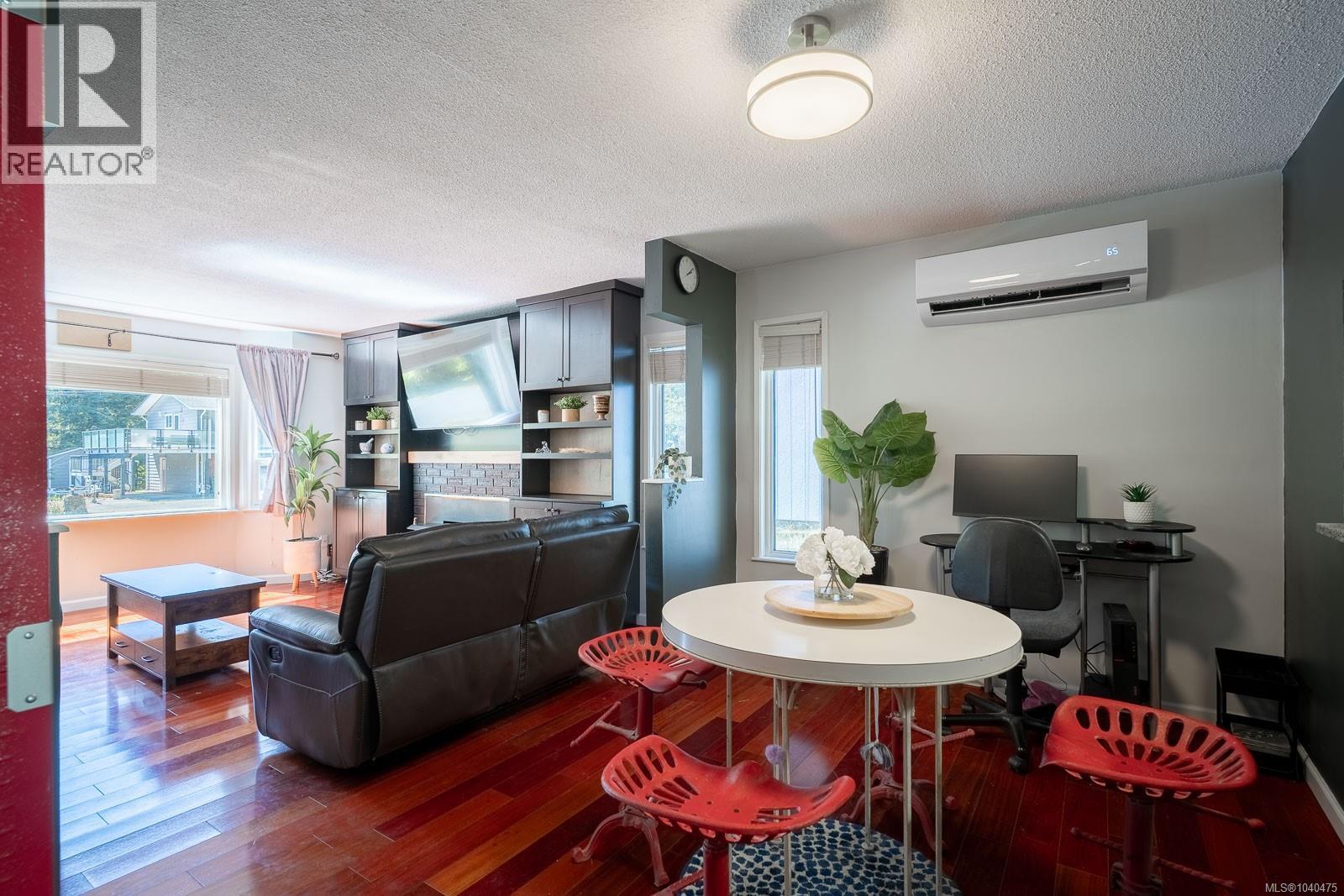3716 Howden Dr - 4