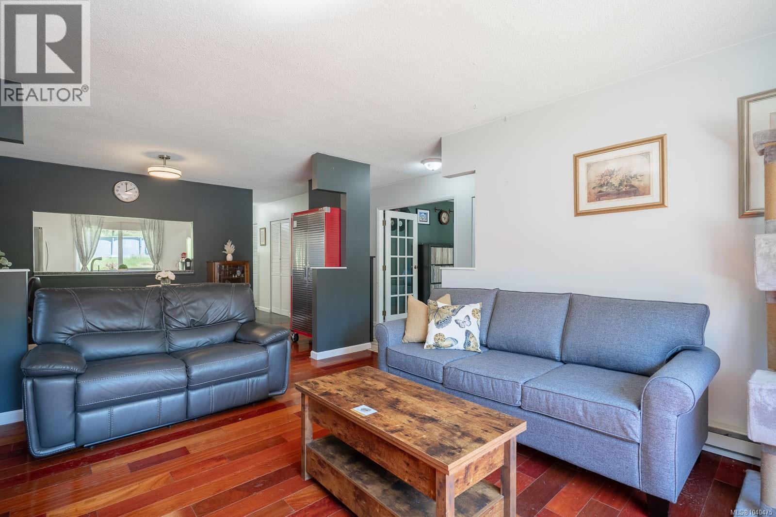 3716 Howden Dr - 6