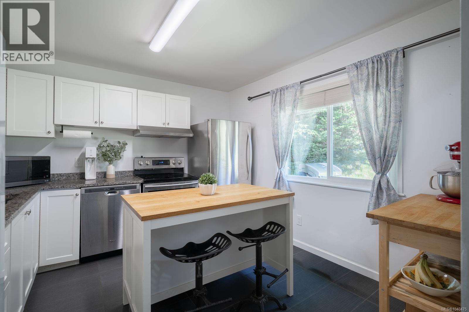 3716 Howden Dr - 7