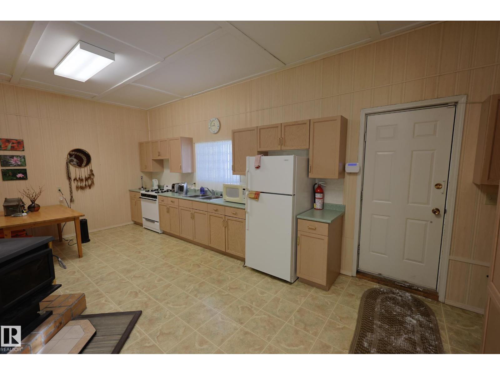 274032 TWP ROAD 480 — photo 41