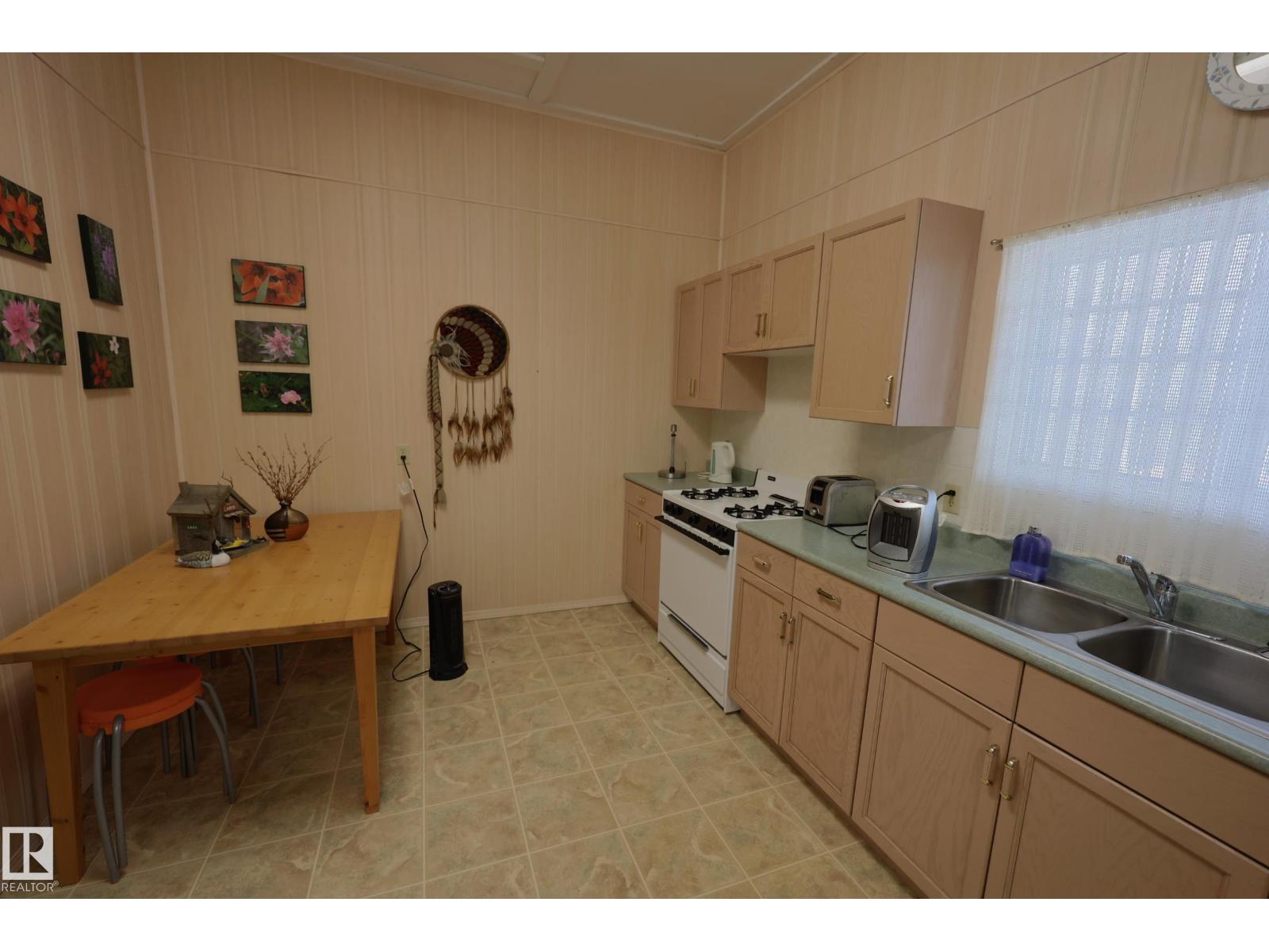 274032 TWP ROAD 480 — photo 42