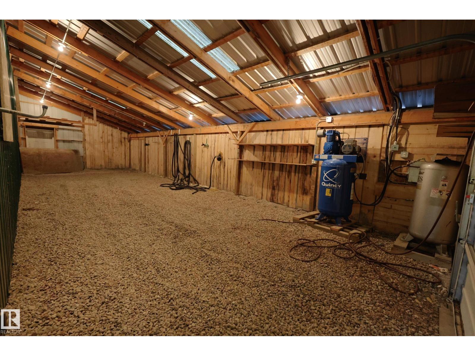 274032 TWP ROAD 480 — photo 27
