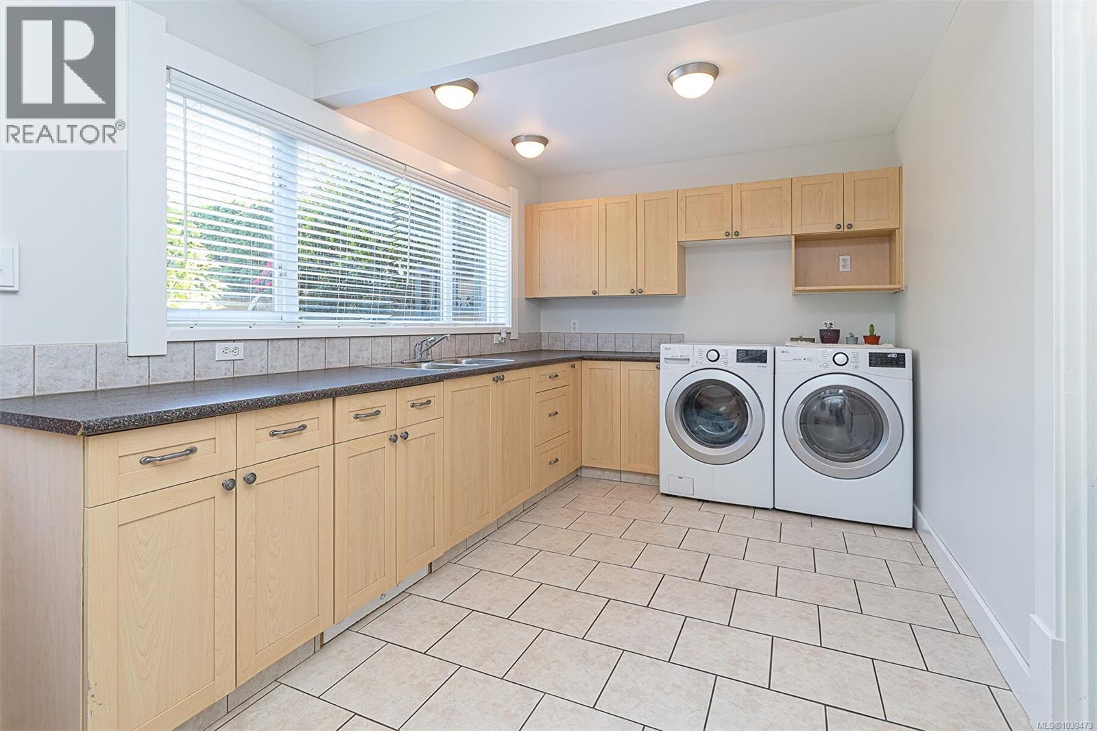 875 Richmond Rd - 42