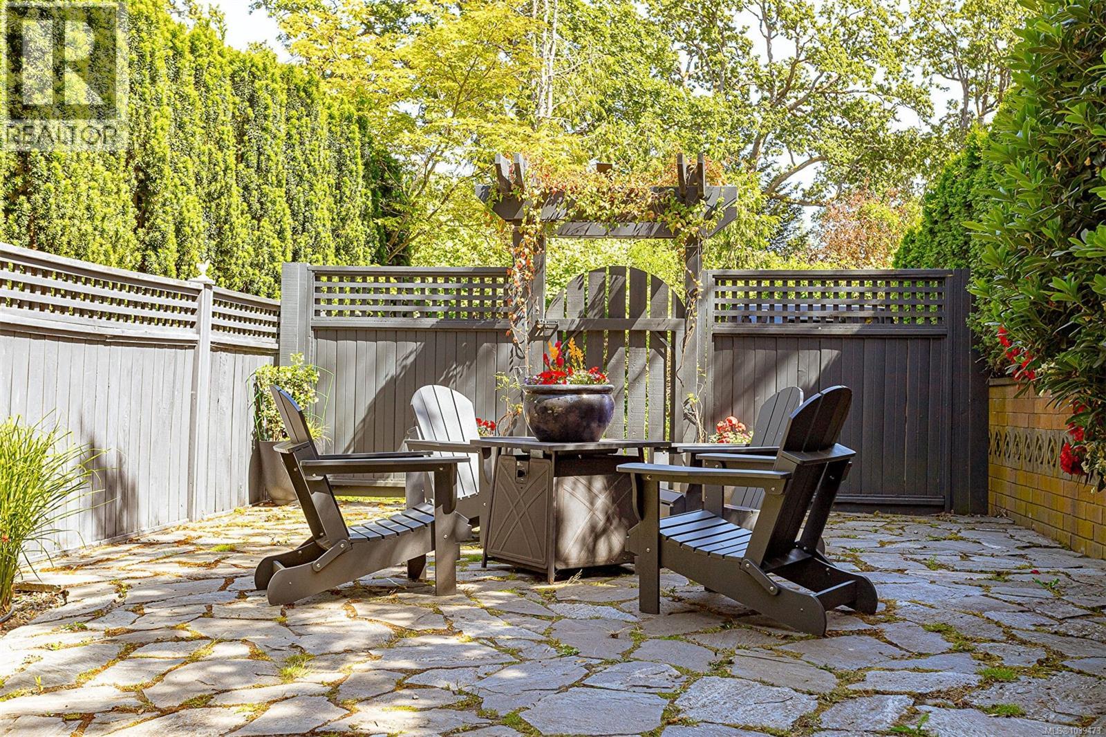 875 Richmond Rd - 58