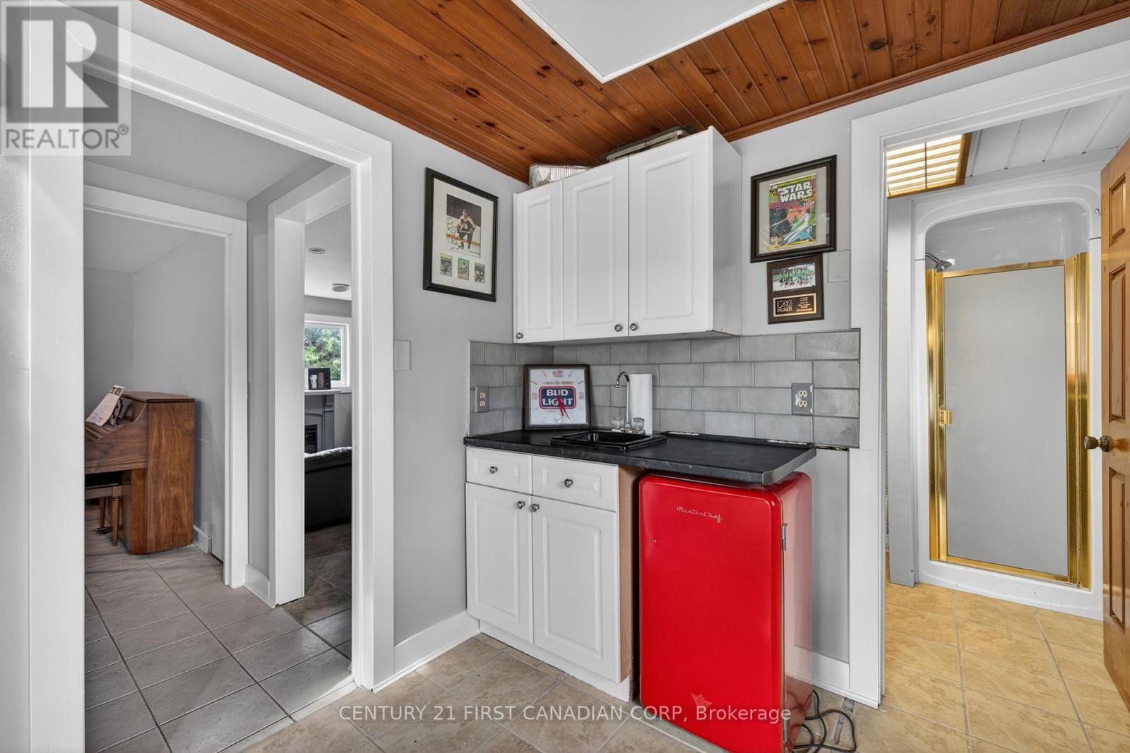 10383 ILDERTON ROAD - 34