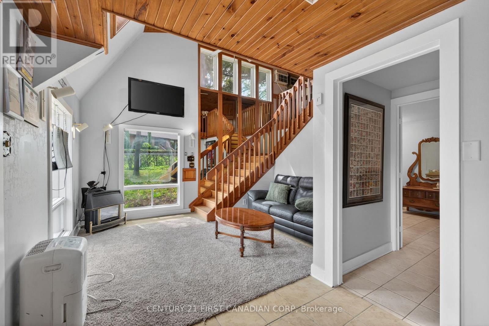 10383 ILDERTON ROAD - 32