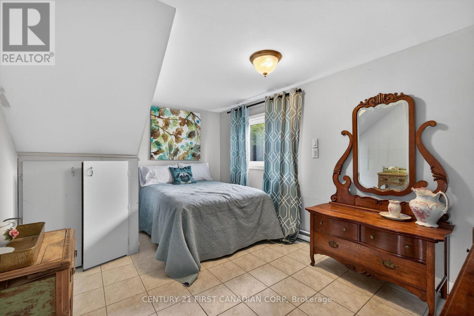10383 ILDERTON ROAD - 37