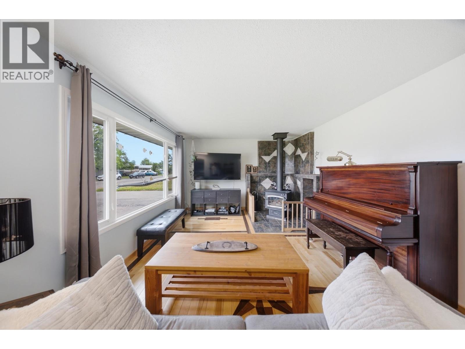 9708 105 AVENUE - 7