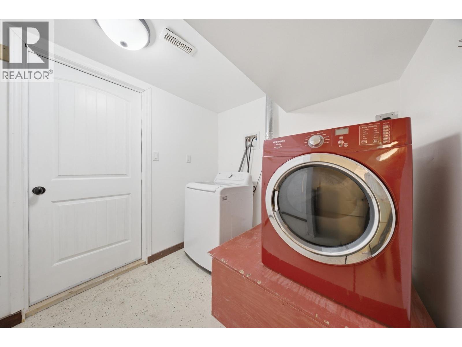 9708 105 AVENUE - 18