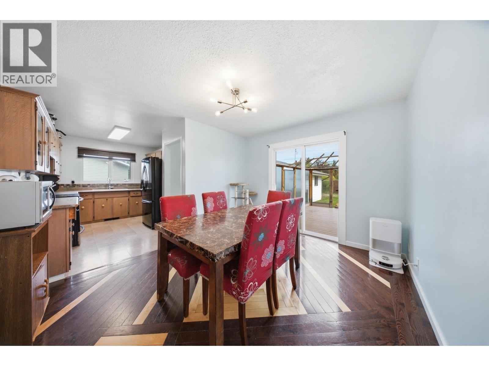9708 105 AVENUE - 12