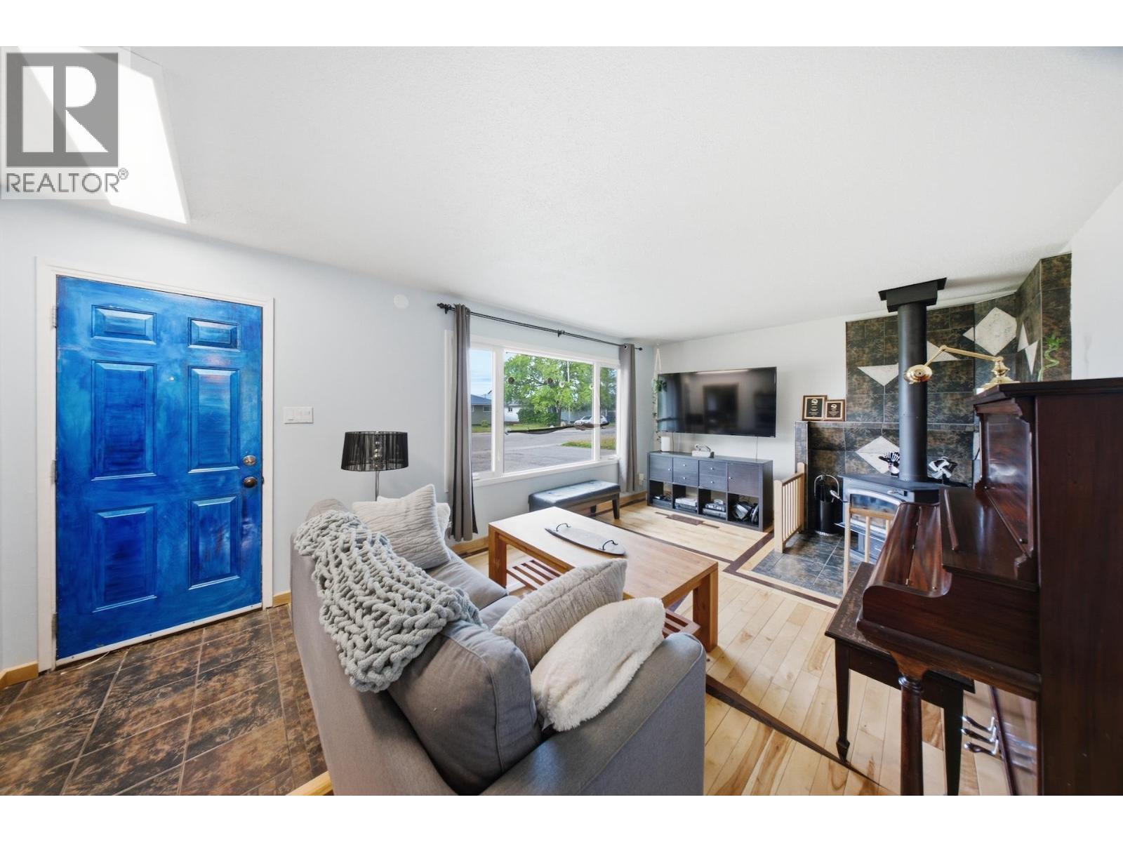9708 105 AVENUE - 4