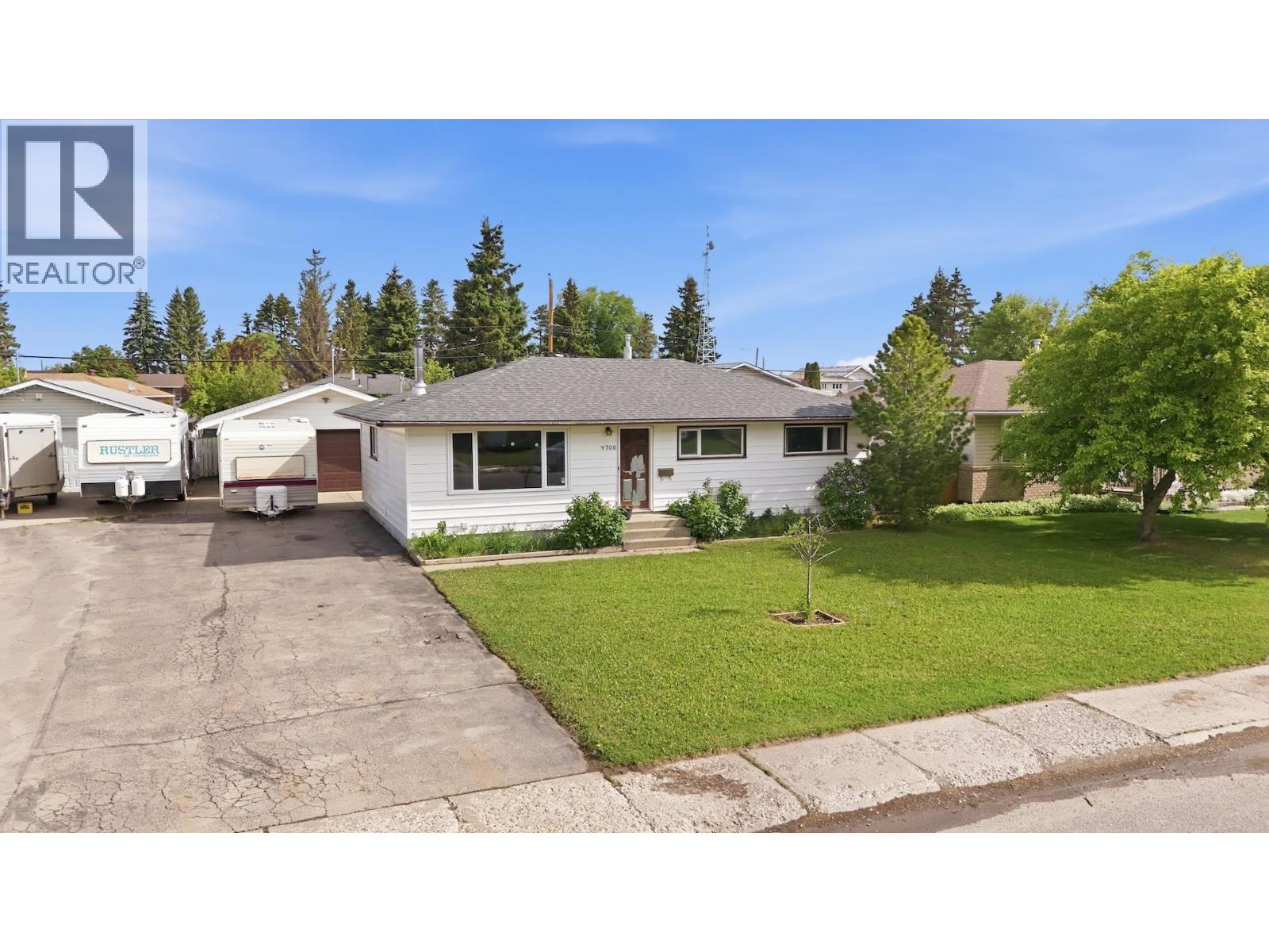 9708 105 AVENUE - 24