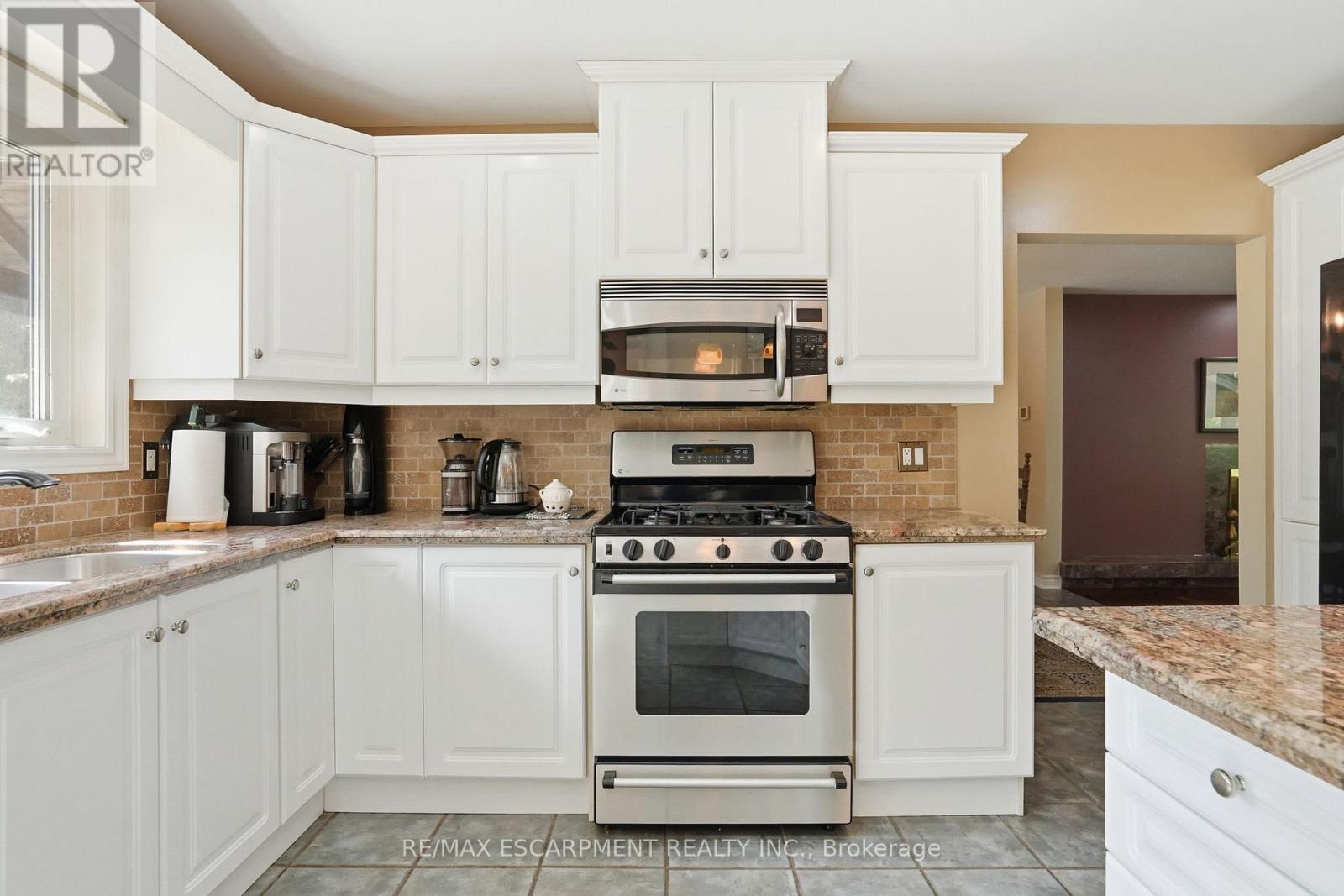 1321 FAIRWAY COURT - 13