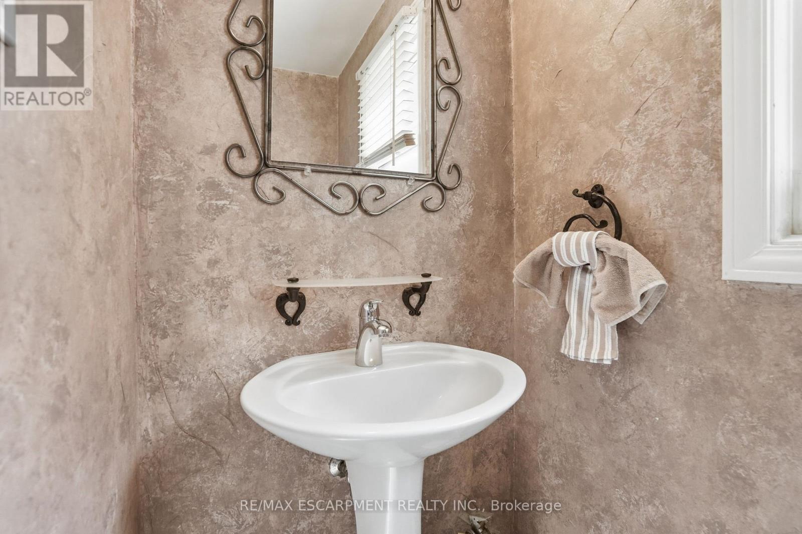 1321 FAIRWAY COURT - 28