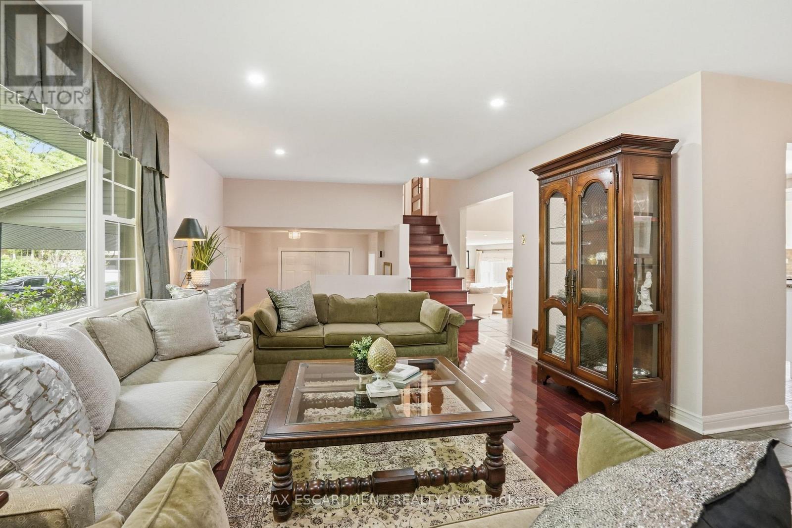 1321 FAIRWAY COURT - 8