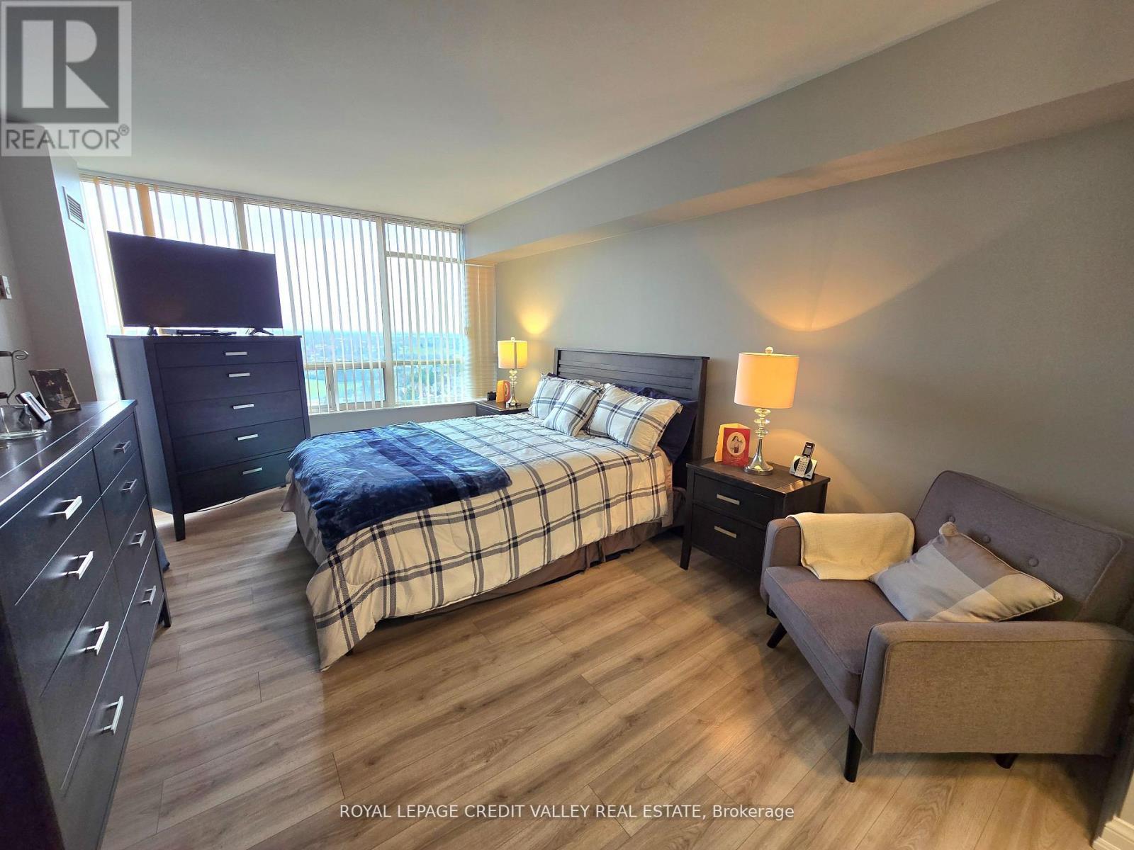 #2101 24 HANOVER ROAD - 10