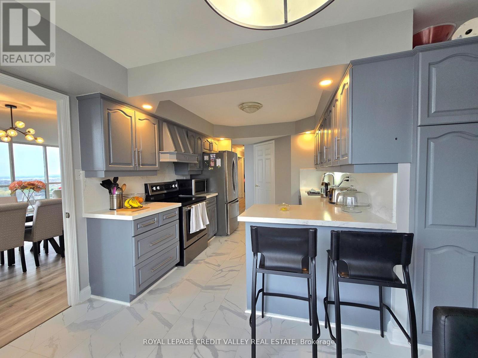 #2101 24 HANOVER ROAD - 22