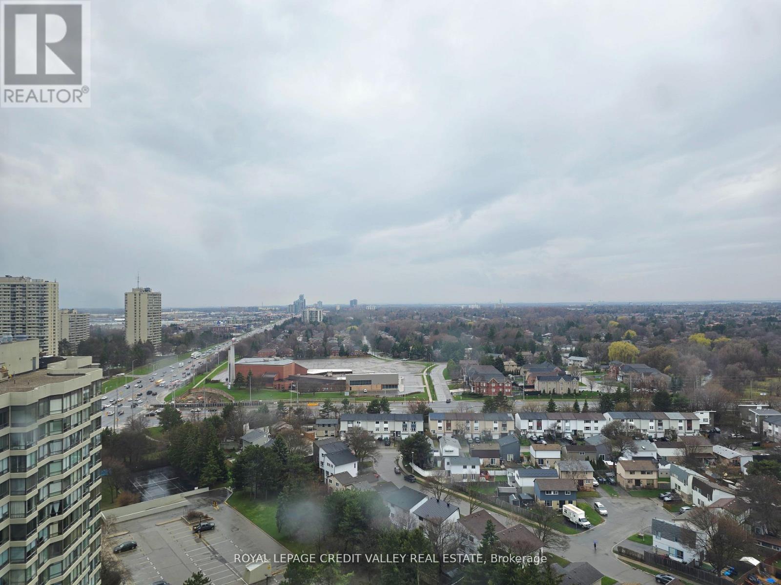 #2101 24 HANOVER ROAD - 30