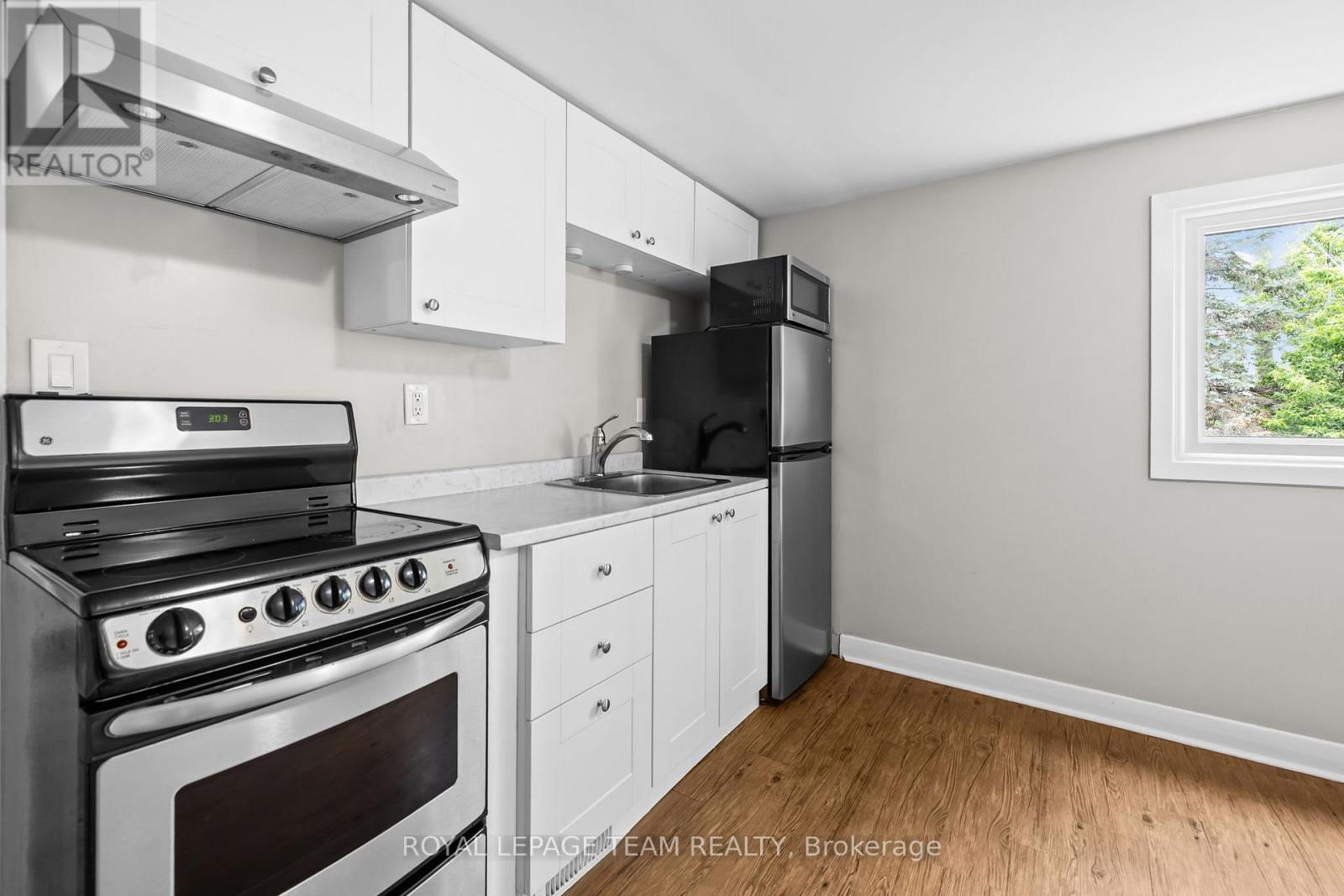 1 Bed, 1 Bath House for Rent in Ottawa – UPPER UNIT – 5432 OLD RICHMOND ROAD, Ottawa – MLS# X13453364 - Image 13