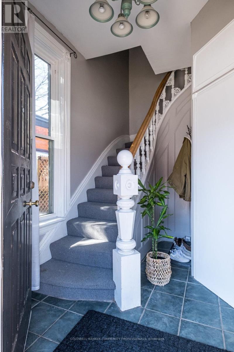 270 QUEEN STREET S - 2
