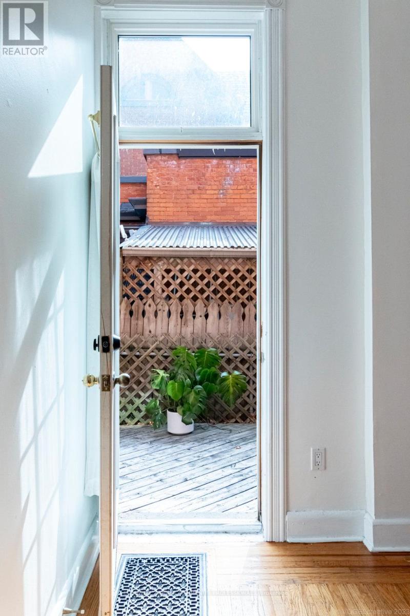 270 QUEEN STREET S - 35