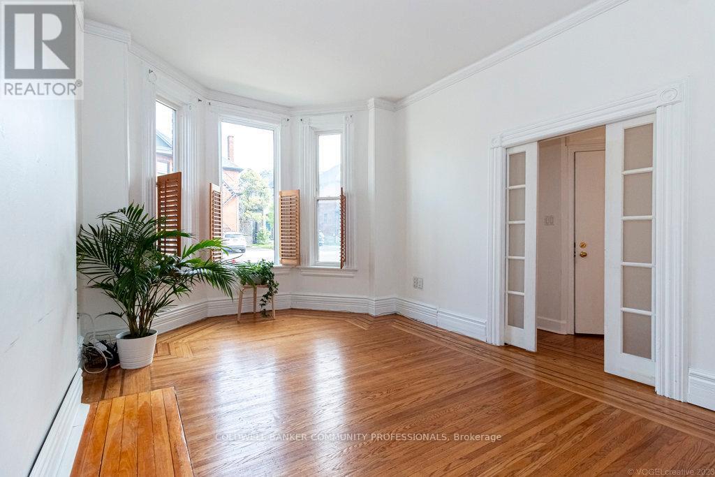 270 QUEEN STREET S - 45