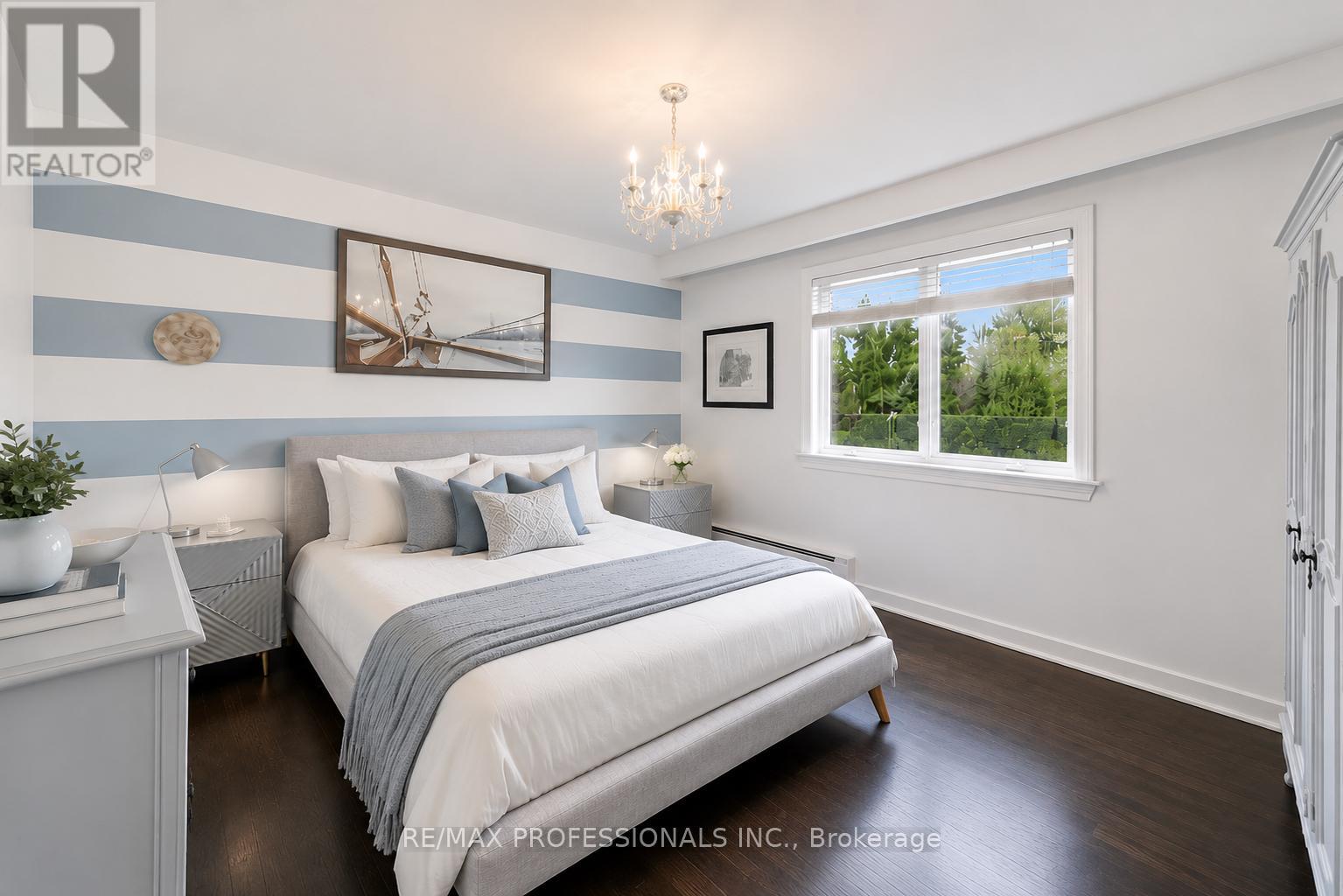 52 COURTSFIELD CRESCENT - 29