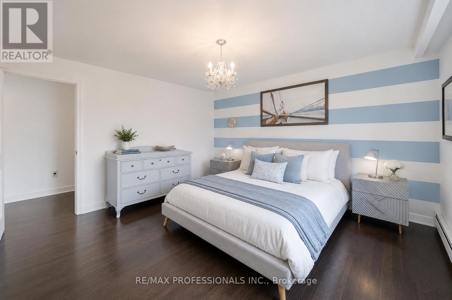 52 COURTSFIELD CRESCENT - 28