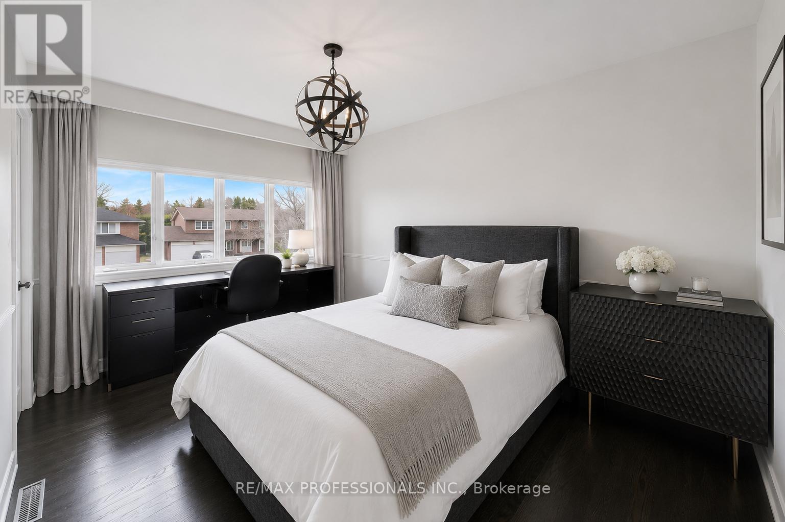 52 COURTSFIELD CRESCENT - 30
