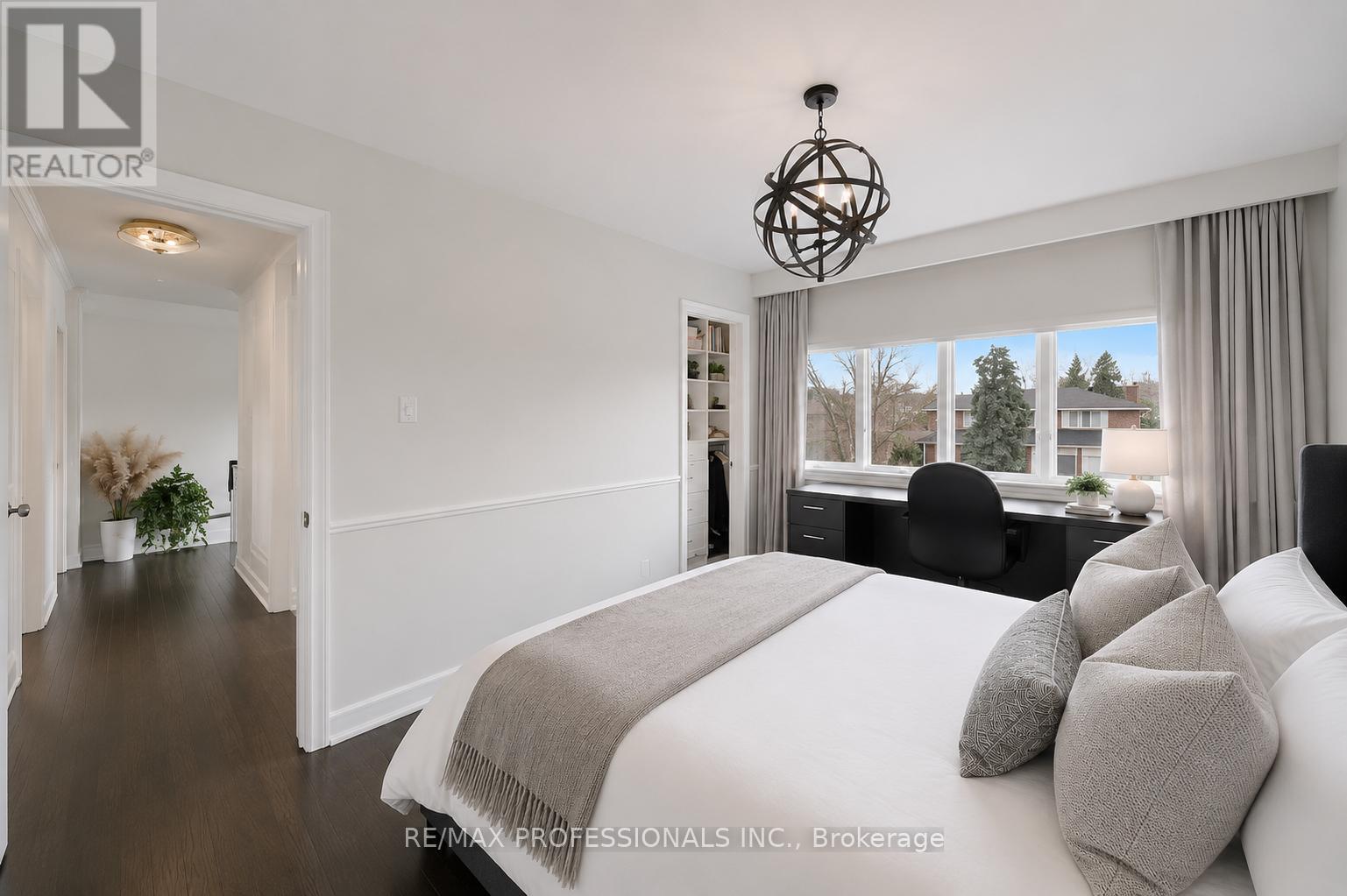 52 COURTSFIELD CRESCENT - 31