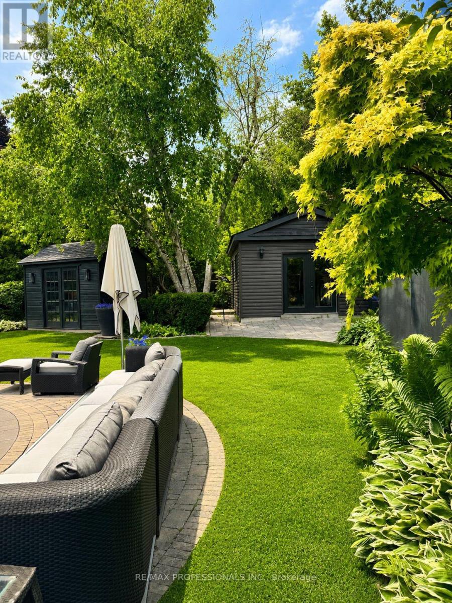 52 COURTSFIELD CRESCENT - 45